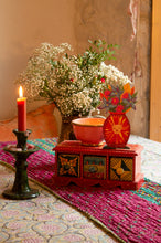 Load image into Gallery viewer, Magical Pop Up Lion Vase Greetings Card